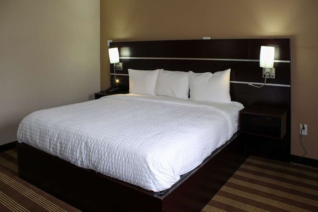 Pocono & Banquet - Stroudsburg Hotel